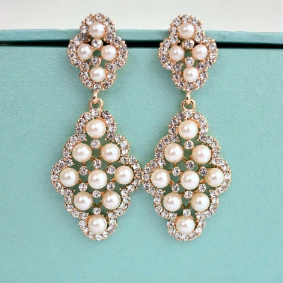 Pearl Drop Vintage Gold Wedding Earrings. Rhinestone Pearl Chandelier Earrings. Diamond Shaped Pearl Dangle Earrings. Bridesmaid Earrings.